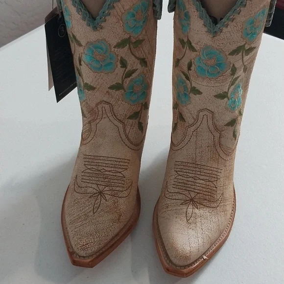 Liberty Black Vicky tan rose embroidered cowboy boots NIB